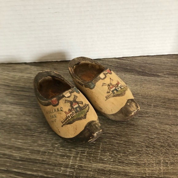 Vtg 1945 Hand Crafted Pair of Wooden Clogs - Picture 14 of 14